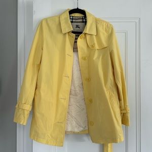 Perfect springtime raincoat in Burberry yellow by Burberry